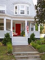 choosing the right exterior paint color