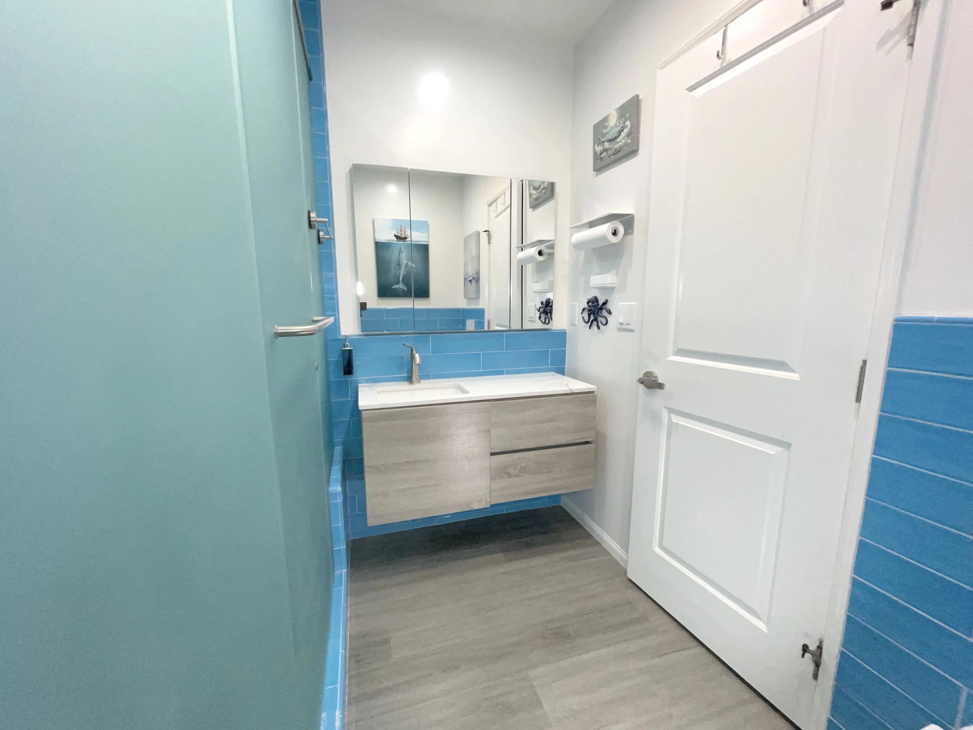 A floating vanity by Cleaf was used for the renovation of the master bathroom.