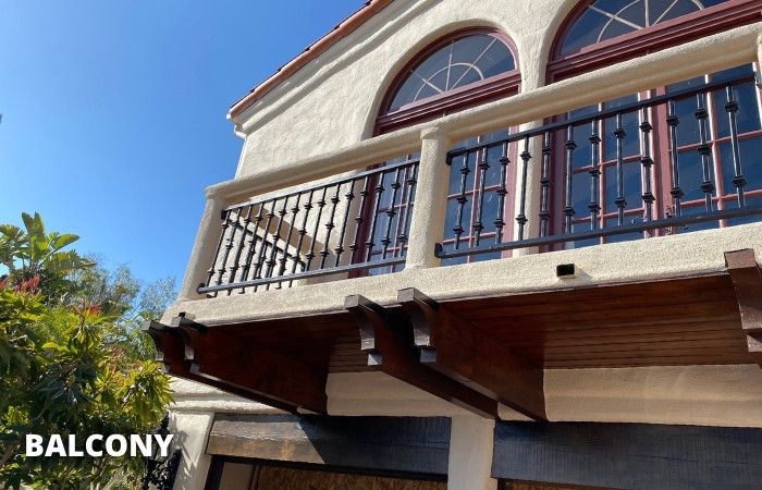 11 - Average Balcony