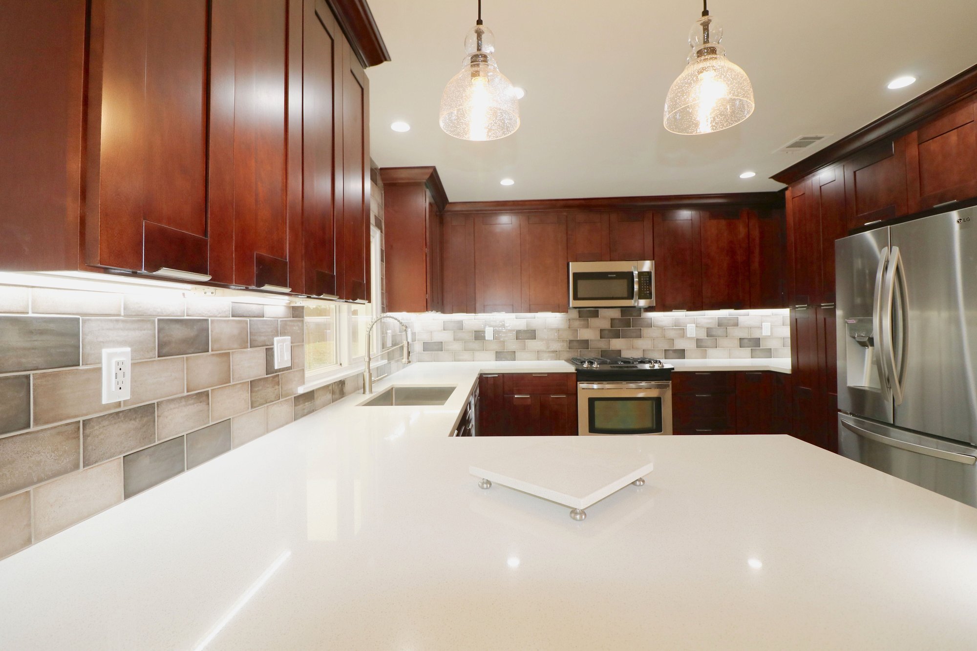 Redondo Beach Kitchen - best general contractor remodel - quartz countertops