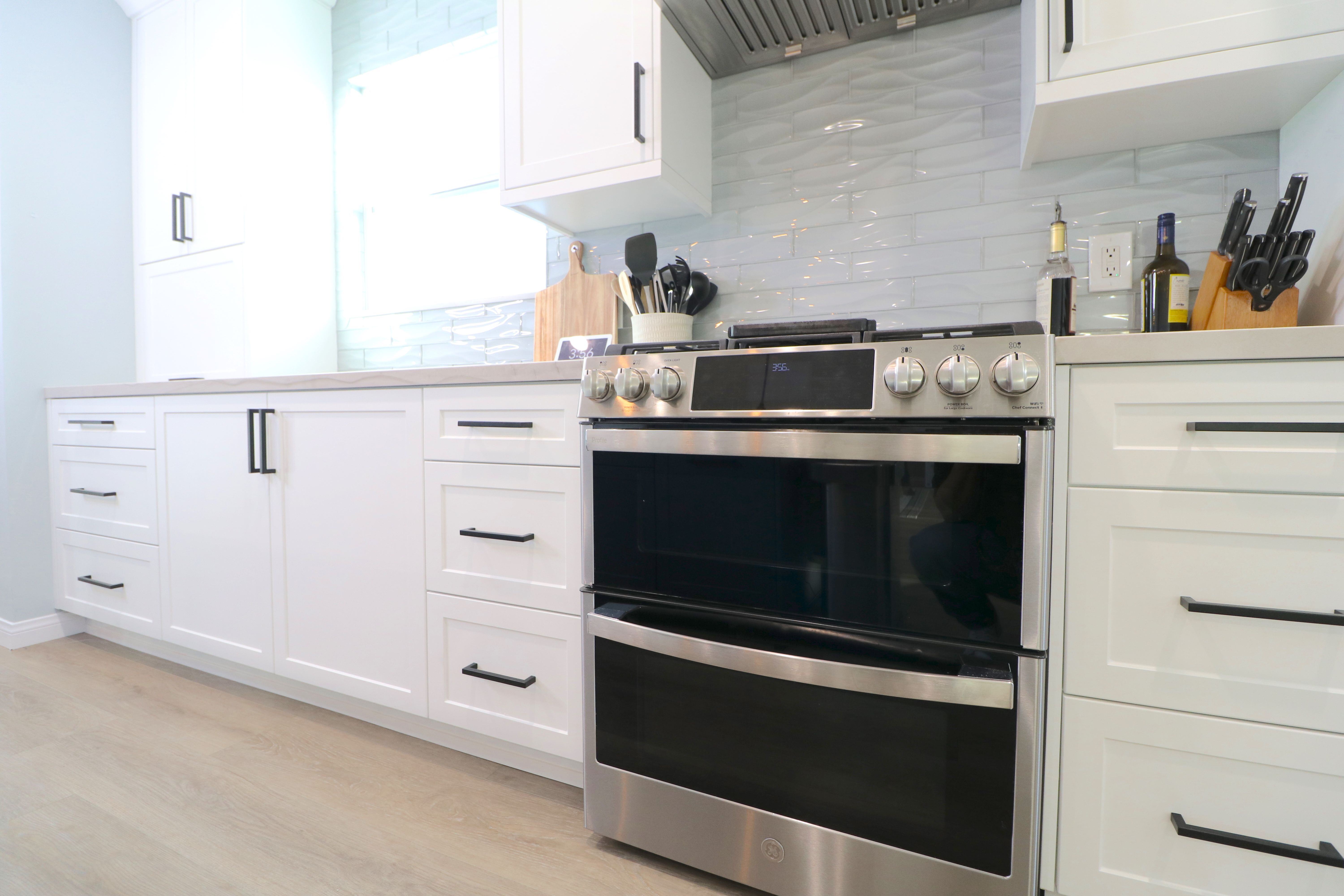 High Gloss Cabinets Steal the Show in an IKEA Kitchen Renovation