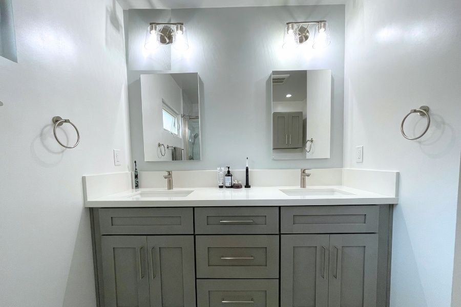 05 - Custom vanity