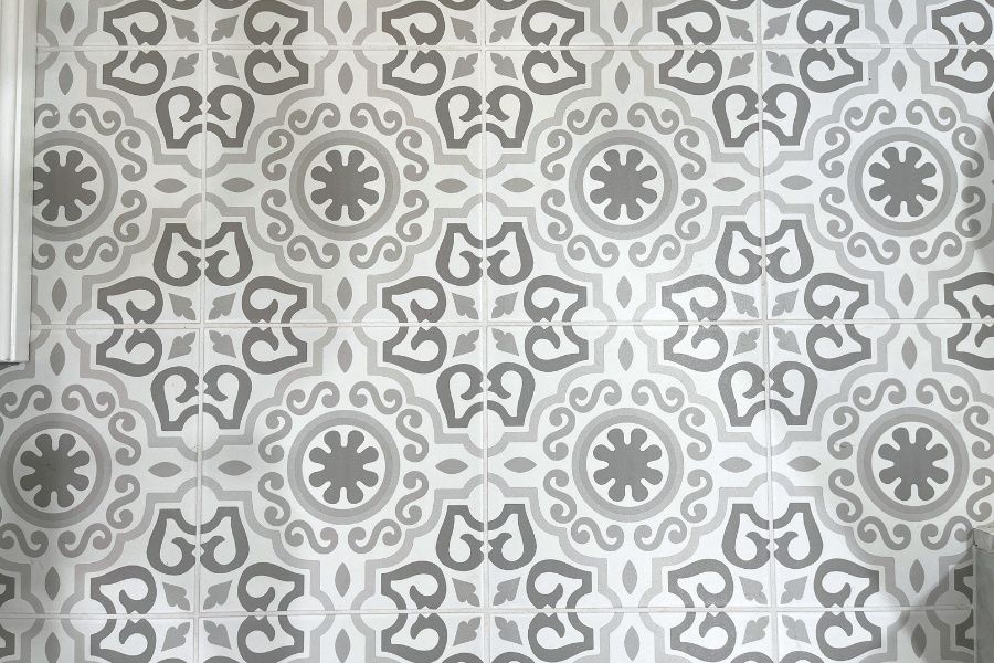 12 - graphic pattern tile