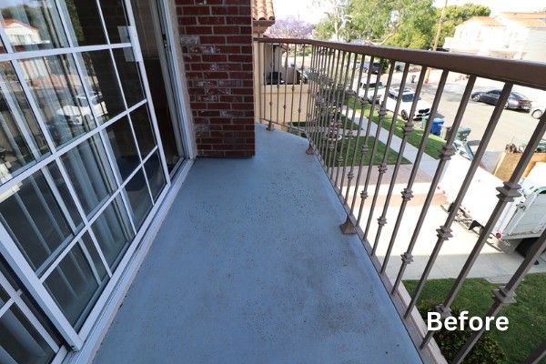 07 - damaged balcony