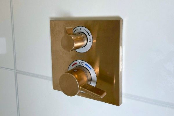 04 - gold brass - hansgrohe valve 