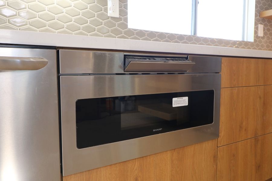 13 - Sharp - Drawer microwave