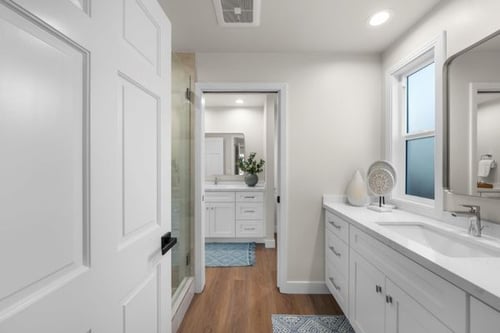 19-shared bathroom