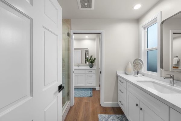 19-shared bathroom