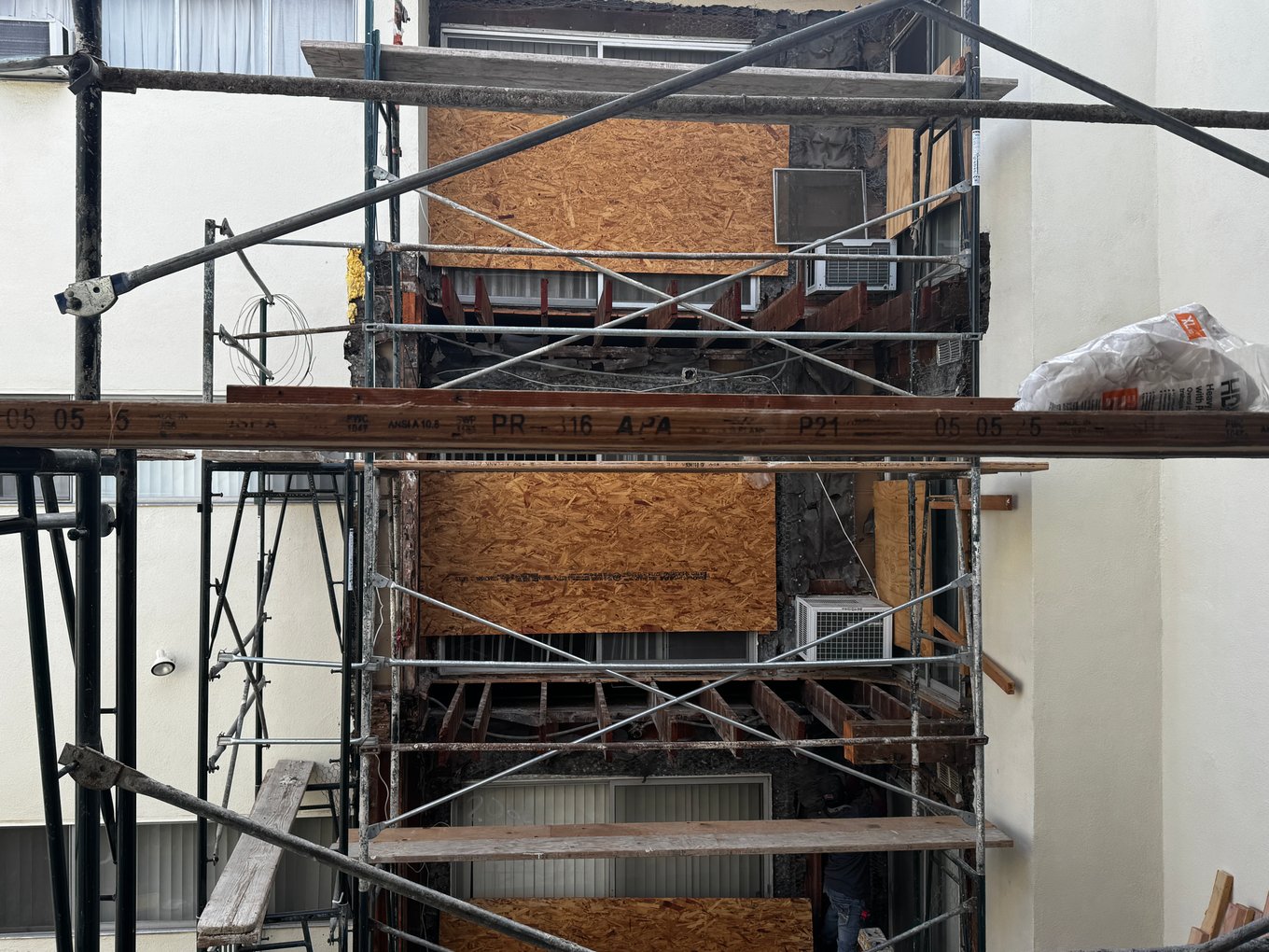 How Much Does a Balcony Replacement Cost in Los Angeles, CA?